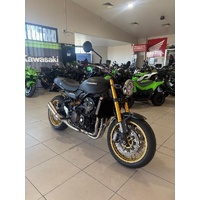 2025 Kawasaki Z900RS SE