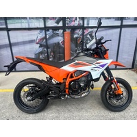 2025 KTM 390 SMC R