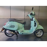 2025 Vespa GTS 300 Classic