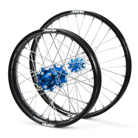 JTR Speedway Black Rims / Blue Hubs Wheel Set